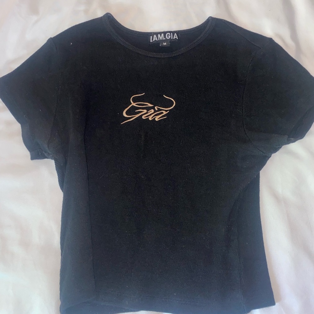 I am gia cropped t shirt